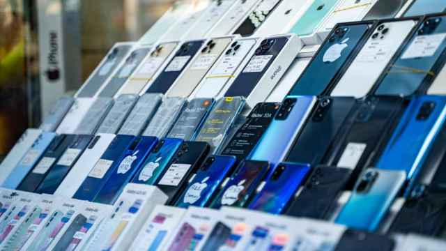 Imagen de archivo de una tienda de 'smartphones' (iStock).