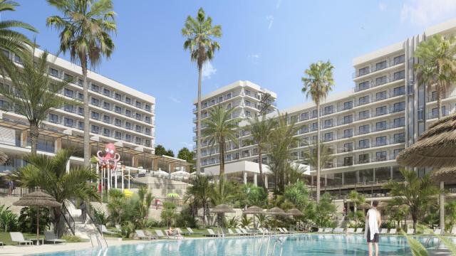 Imágenes del Hotel Tritón de Benalmádena tras su amplia reforma.