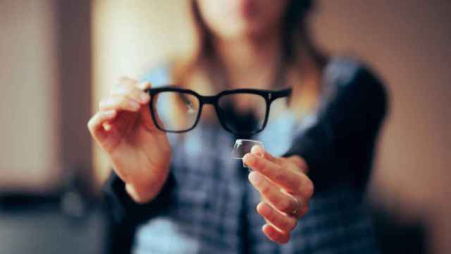 Unas gafas de ver en una prueba.