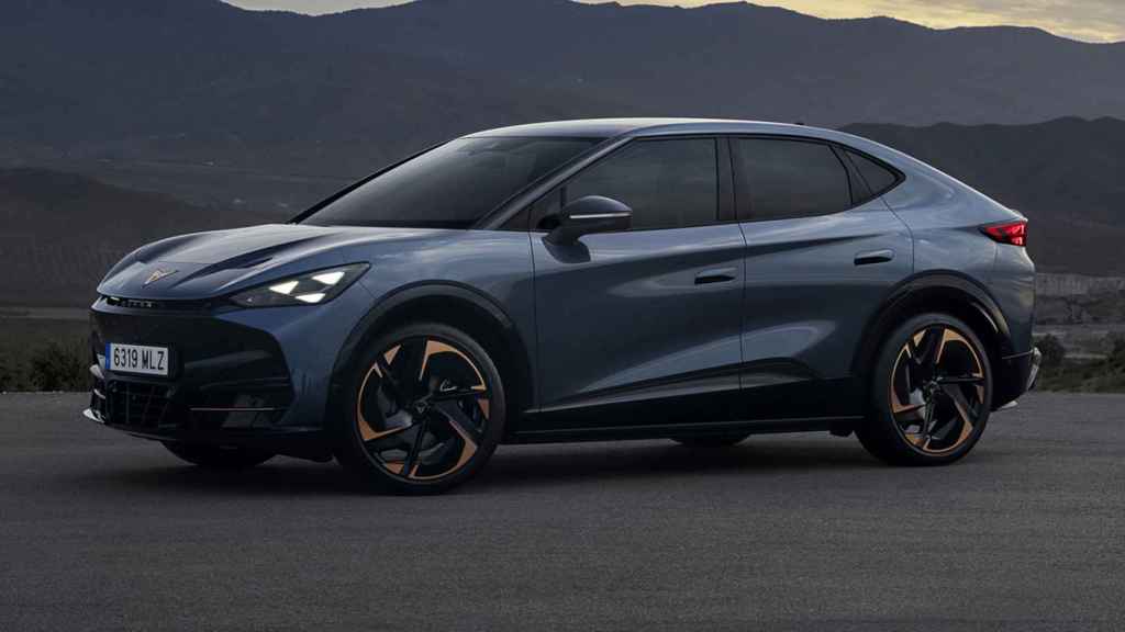 El Cupra Tavascan es un SUV de diseño coupé y tamaño grande.