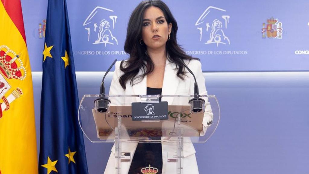 La portavoz de Vox en el Congreso, durante una rueda de prensa.
