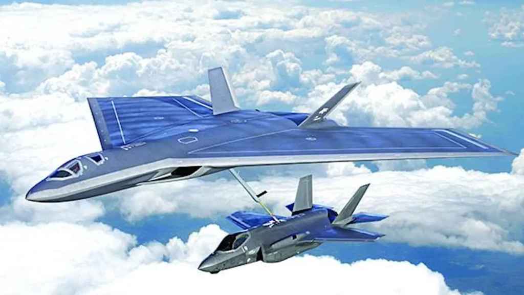 Representación del avión cisterna reabasteciendo a un caza F-35