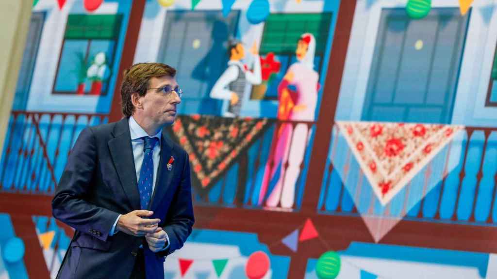 El alcalde de Madrid, José Luis Martínez-Almeida, durante el acto de entrega de las medallas de la ciudad, este miércoles.