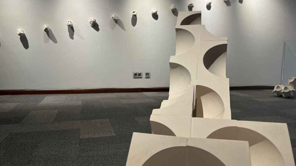 Interior de una de las exposiciones del Instituto Alicantino de Cultura.