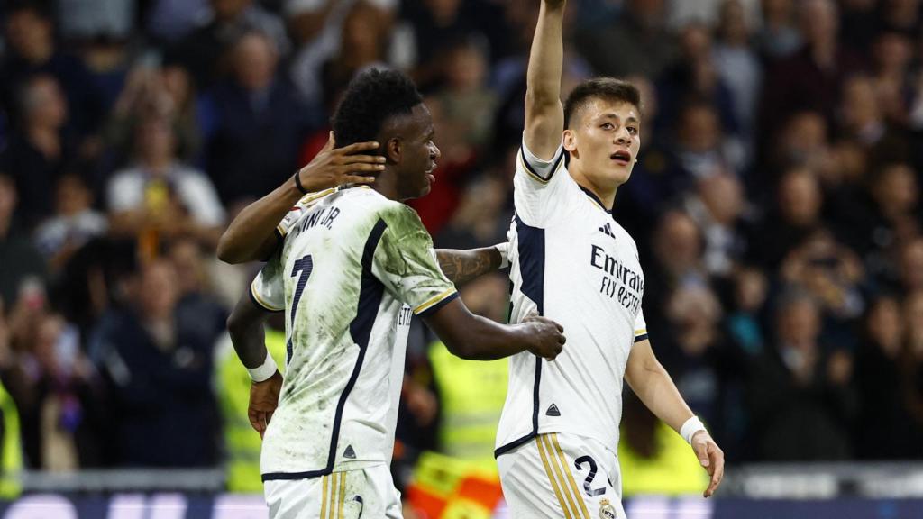 Güler celebra su gol ante el Alavés.