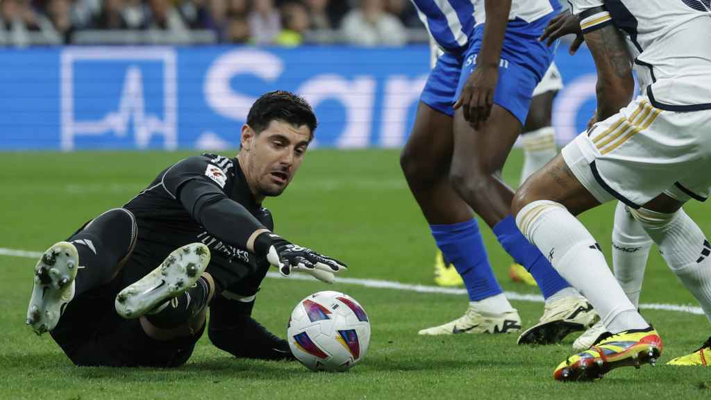 Courtois, durante el partido contra el Alavés