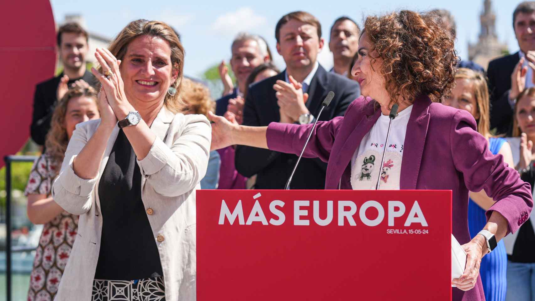 Teresa Ribera y María Jesús Montero, durante el acto celebrado en Sevilla.