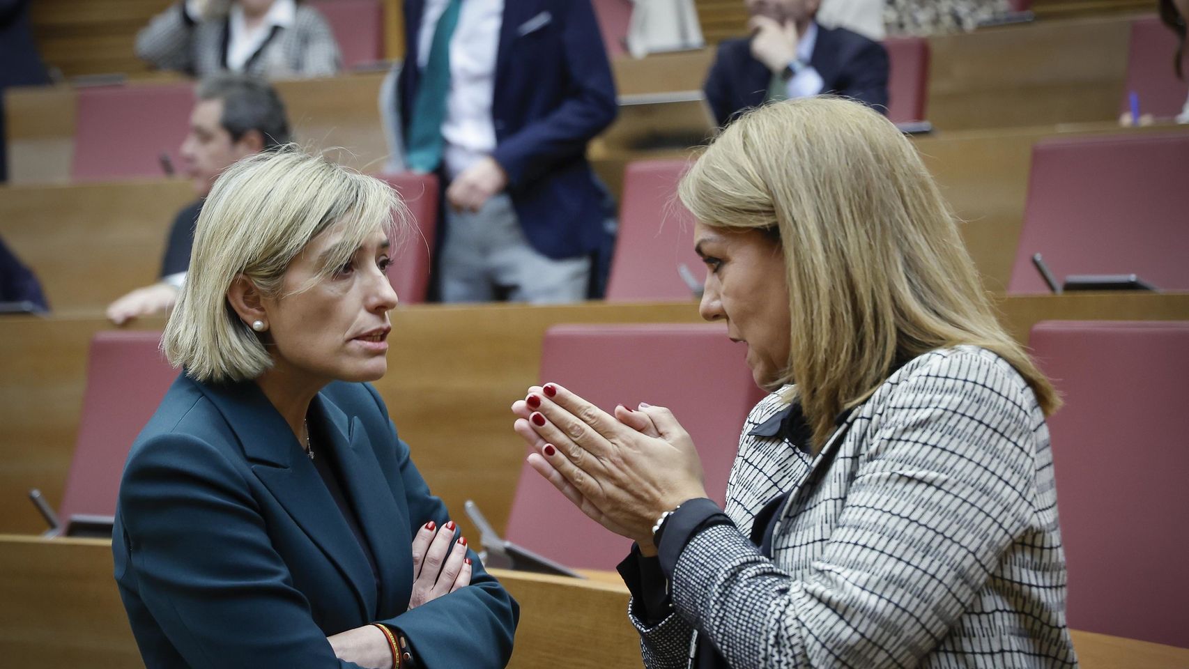 Elisa Núñez y Susana Camarero en una imagen de archivo en las Cortes Valencianas