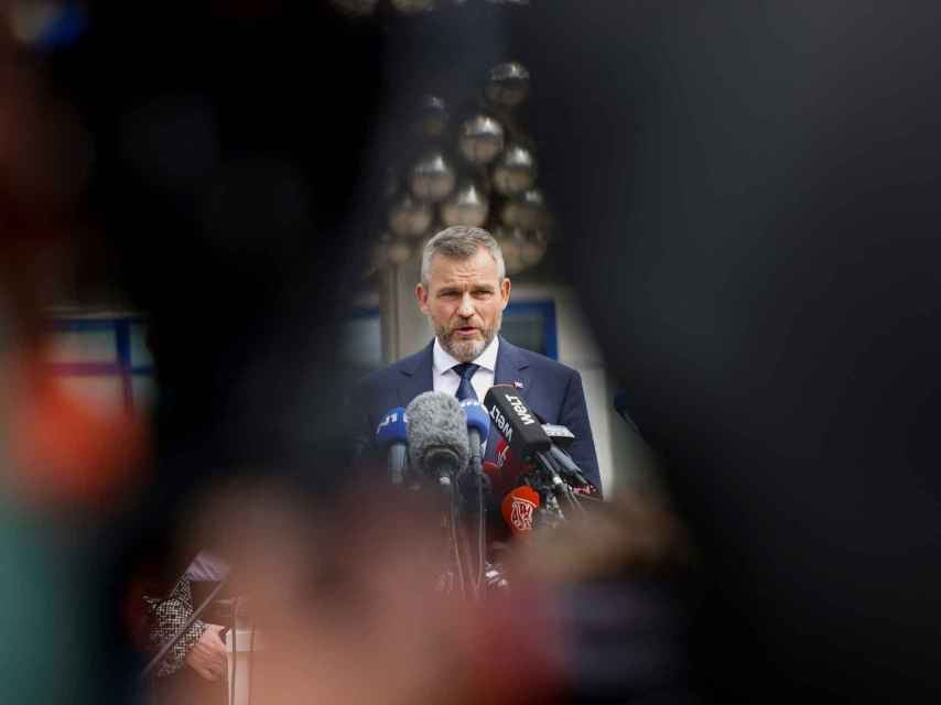 El presidente Peter Pellegrini, en la rueda de prensa celebrada a las puertas del hospital.