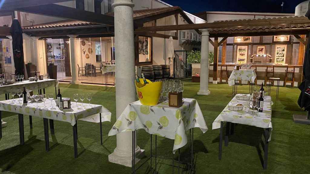 Terraza del Restaurante El Sarmiento de Serrada