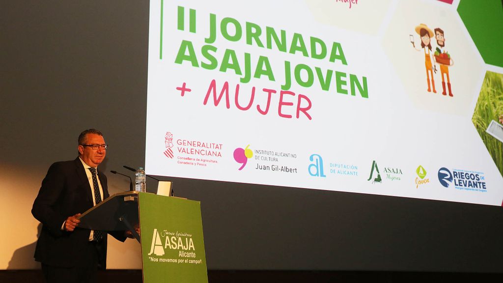 Toni Pérez participa en la inauguración de la II Jornada ASAJA Joven+Mujer 'Sembrando el mañana'.