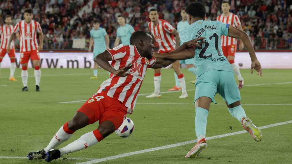 Lamine Yamal, en acción con Langa.