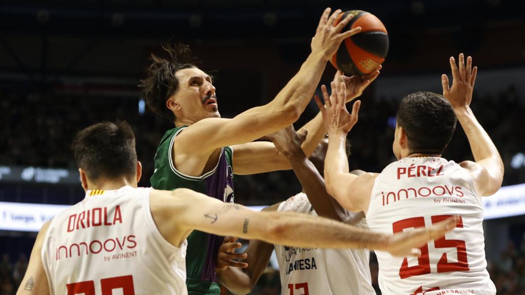 Nihad Djedovic durante el Unicaja vs. Baxi Manresa