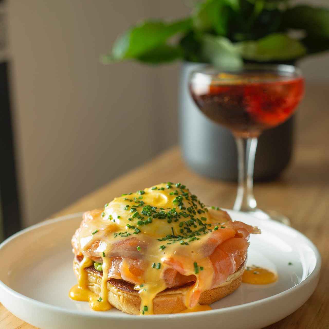 Los huevos benedictinos de Corgi Café.