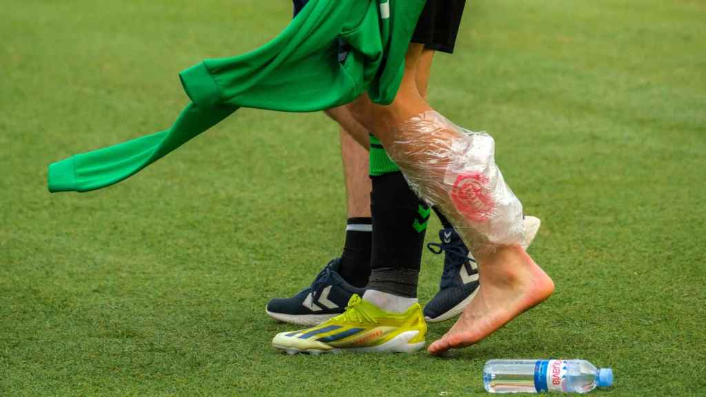 El pie izquierdo de Isco, en el momento en el que se marcha lesionado.