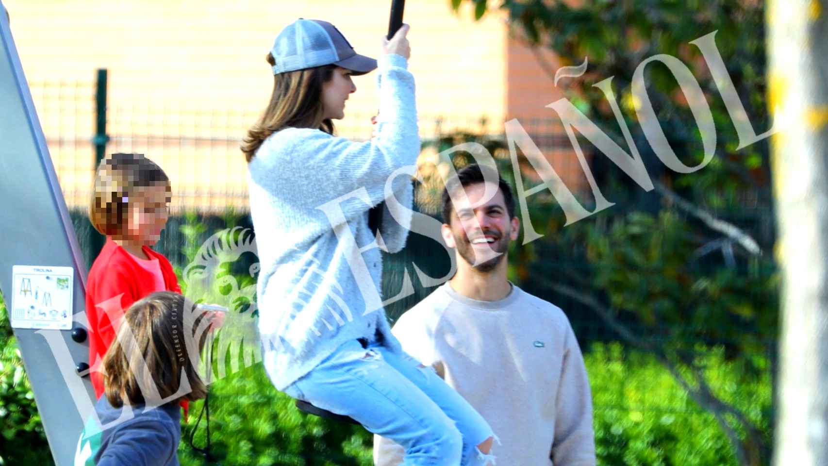 Marc Clotet y Natalia Sánchez, en un día de diversión.