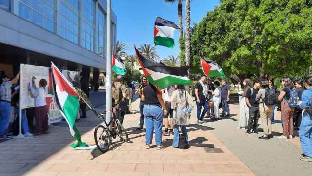 Imagen de una de las protestas organizada por los participantes de la acampada en la Universidad de Alicante.