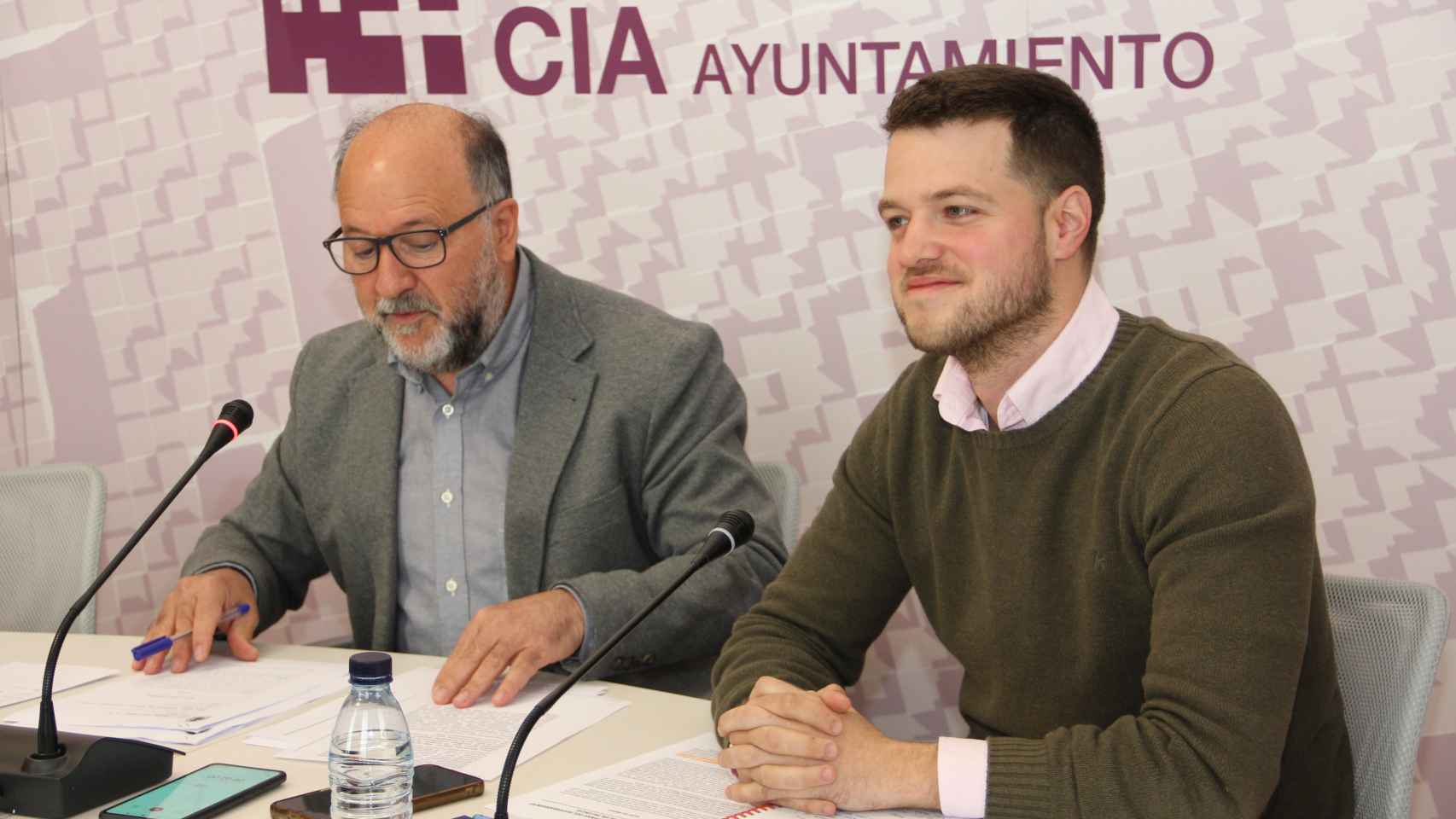 El concejal de Hacienda, Carlos, Henández y concejal de Obras y Urbanismo, Álvaro Bilbao.