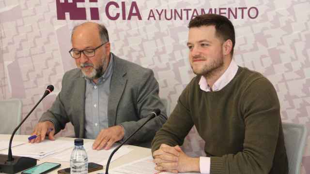 El concejal de Hacienda, Carlos, Henández y concejal de Obras y Urbanismo, Álvaro Bilbao.
