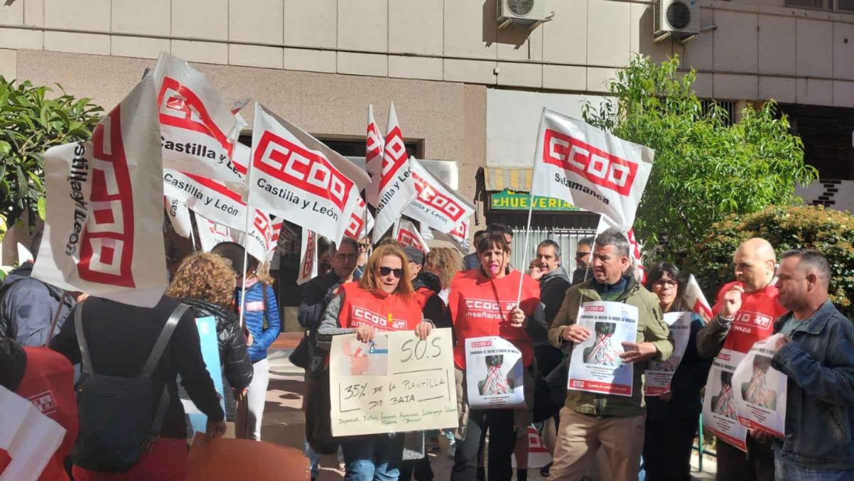 Imagen de una de las concentraciones de los trabajadores del Zambrana en Valladolid
