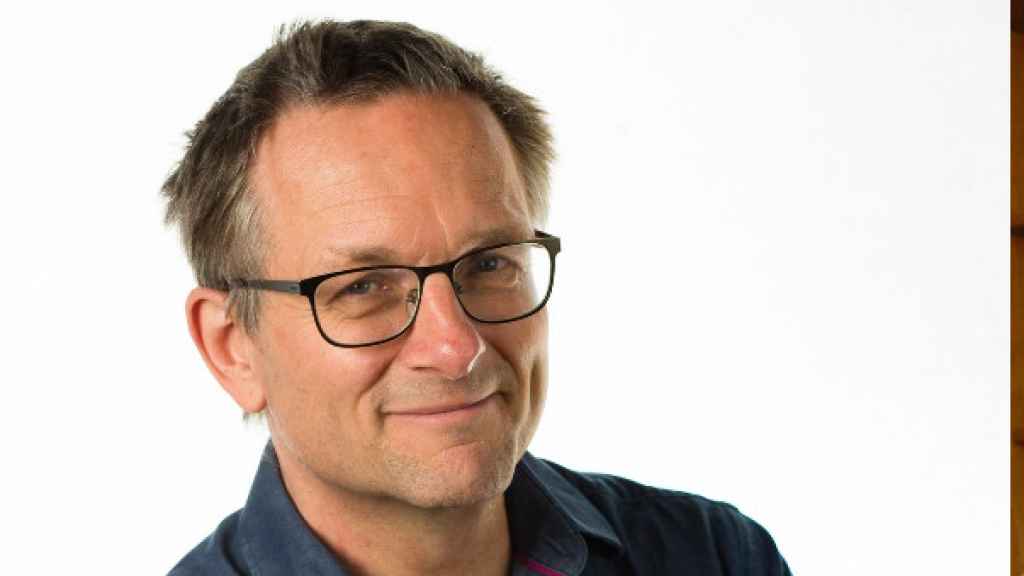 El doctor Michael Mosley es experto médico de la BBC. (Facebook/British Red Cross/Flickr)