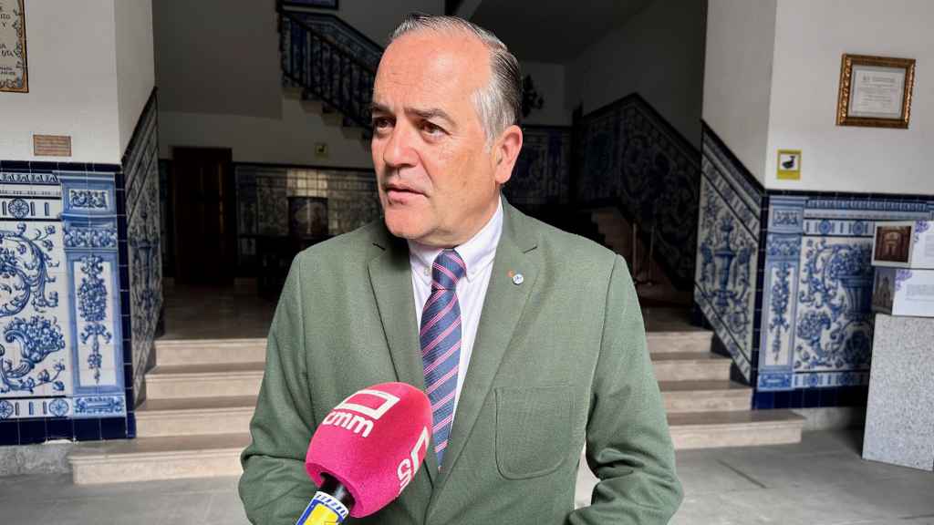 José Julián Gregorio, alcalde de Talavera, este viernes en declaraciones a los periodistas.