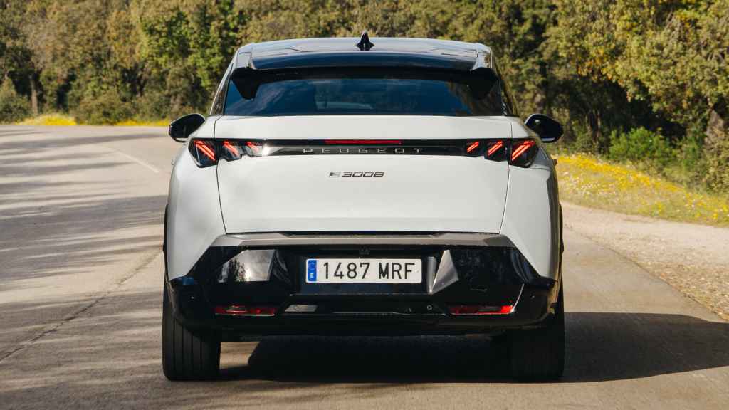 Peugeot E-3008.