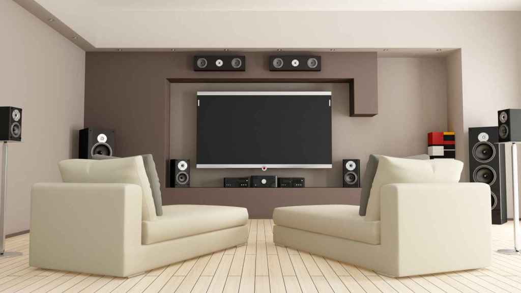 Un sistema de sonido de cine en casa.