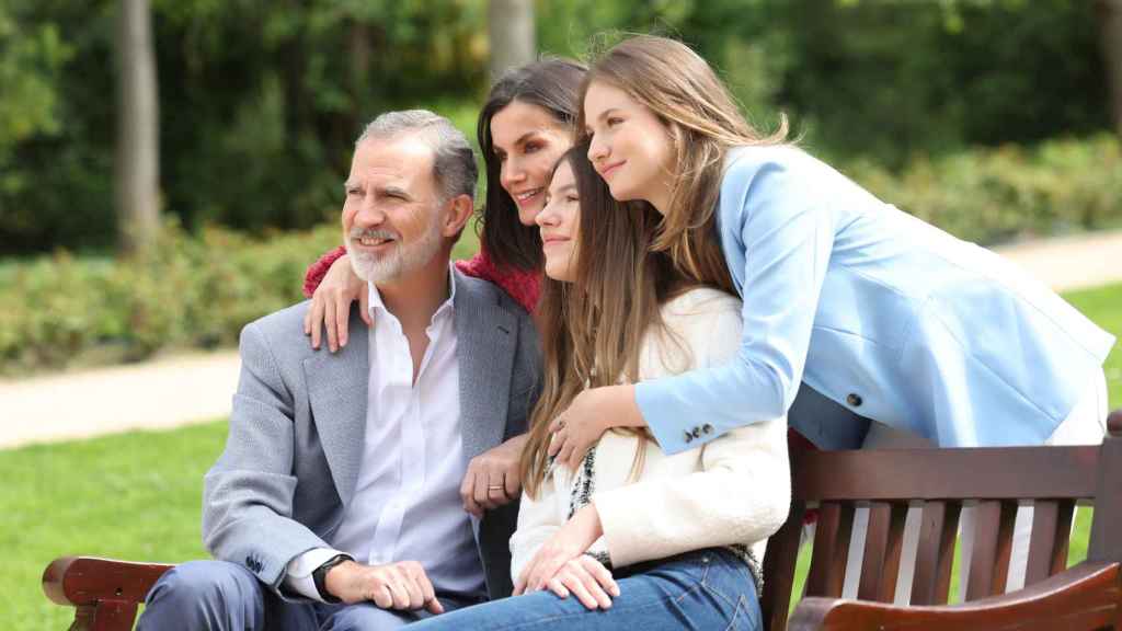 La imagen de la Familia Real por el 20º aniversario de boda de Felipe VI y Letizia.