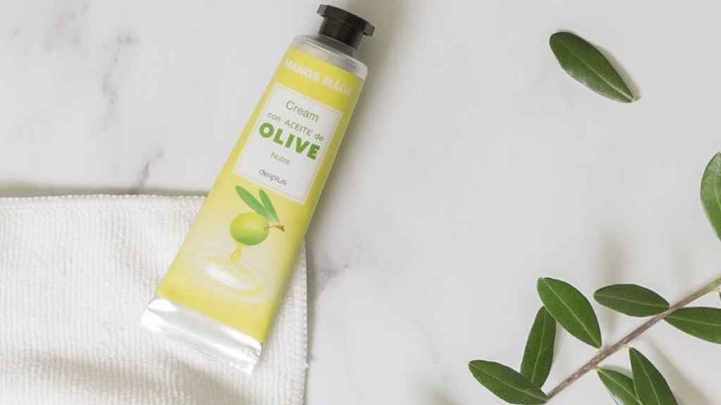 Crema de manos con aceite de oliva de Deliplus.