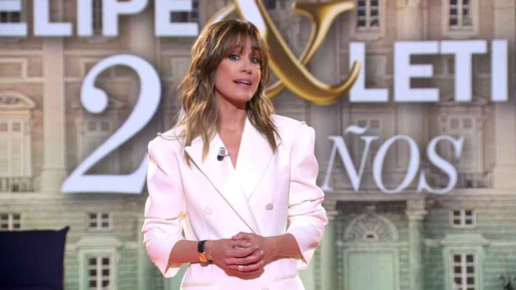 Isabel Jiménez, presentadora de 'Felipe y Letizia, 20 años'