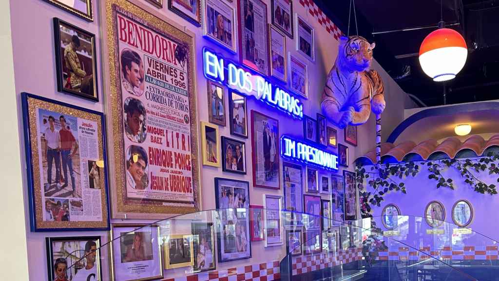 Restaurante de Berto's Milanesa ambientado en Belén Esteban.