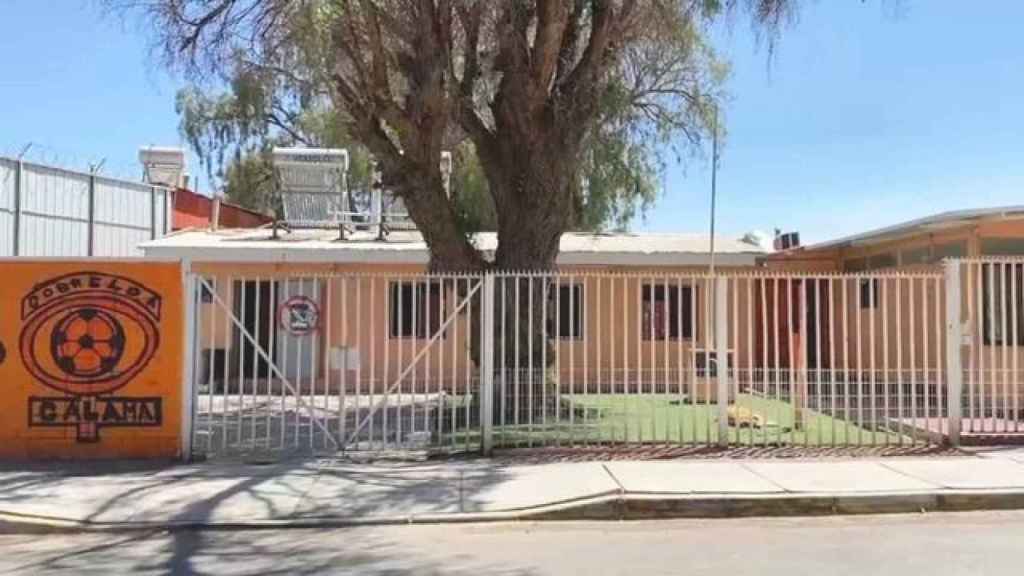 'La Casa Naranja', sitio en el que residen futbolistas juveniles del club Cobreloa que viven lejos de sus hogares.