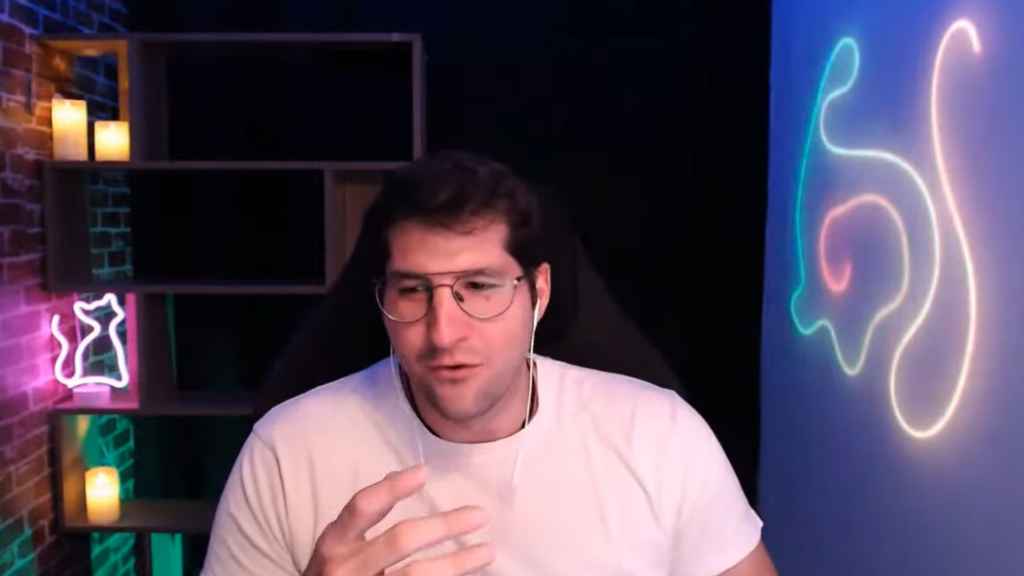 El accidentado estreno de Julián Contreras como 'streamer': nuevo escenario y la disputa con el carpintero