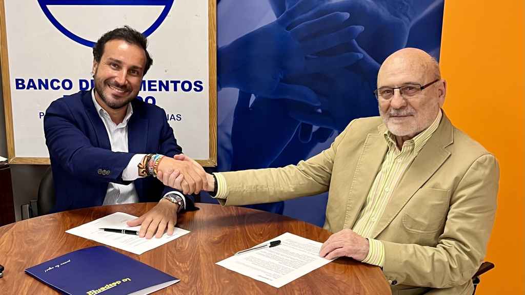 Firma del acuerdo. Foto: La Despensa.