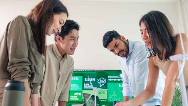 Imagen de archivo de trabajadores en una oficina (iStock).