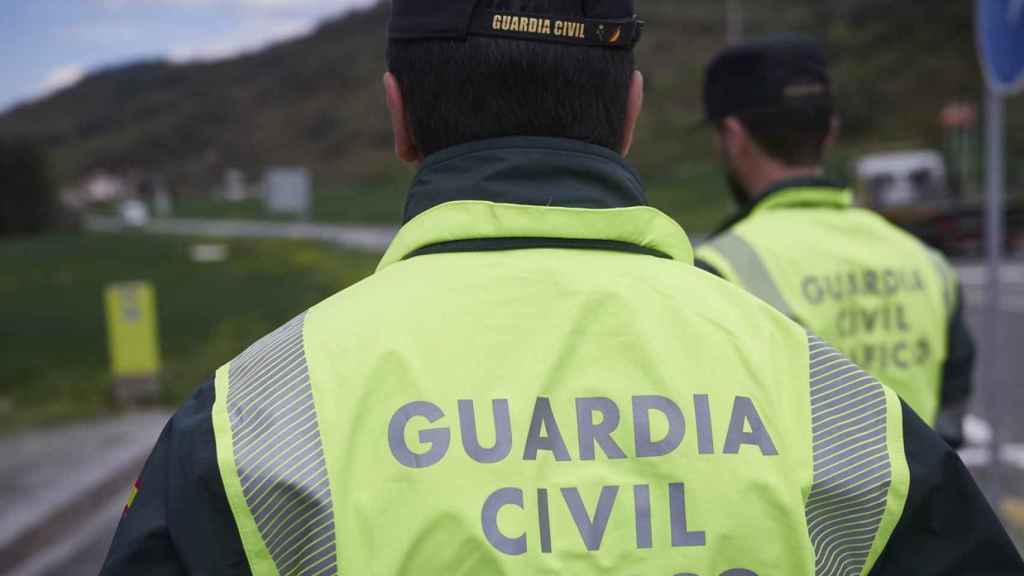 Agentes de la Guardia Civil de Tráfico.