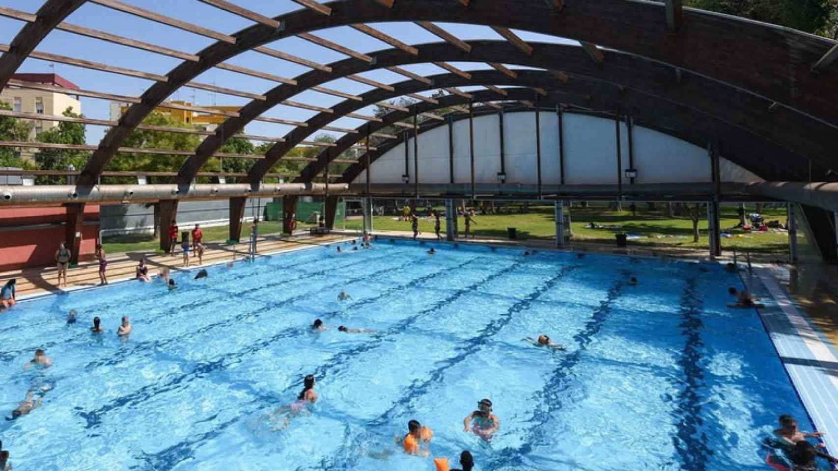 Piscina pública de Rochelambert.