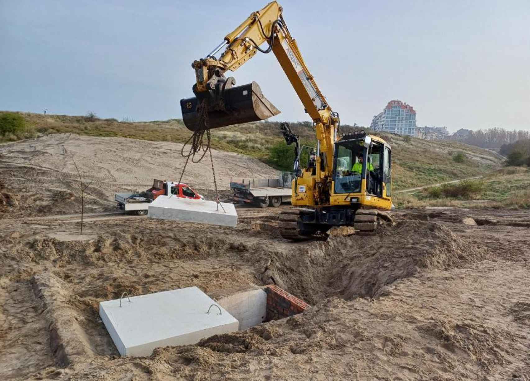 Trabajos de excavación en uno de los búnkeres.