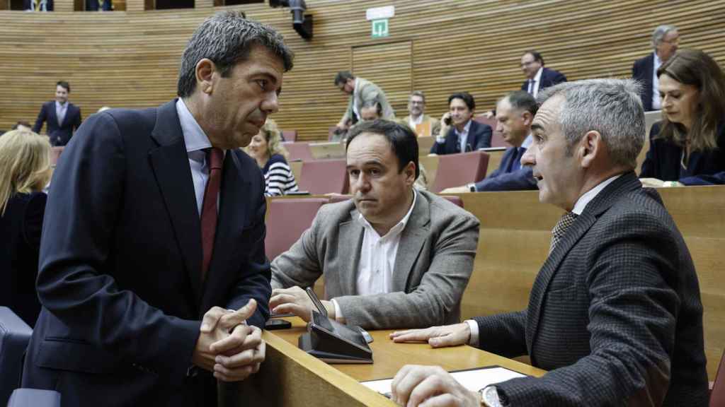 Mazón, Pérez Llorca y Barrachina en las Cortes valencianas