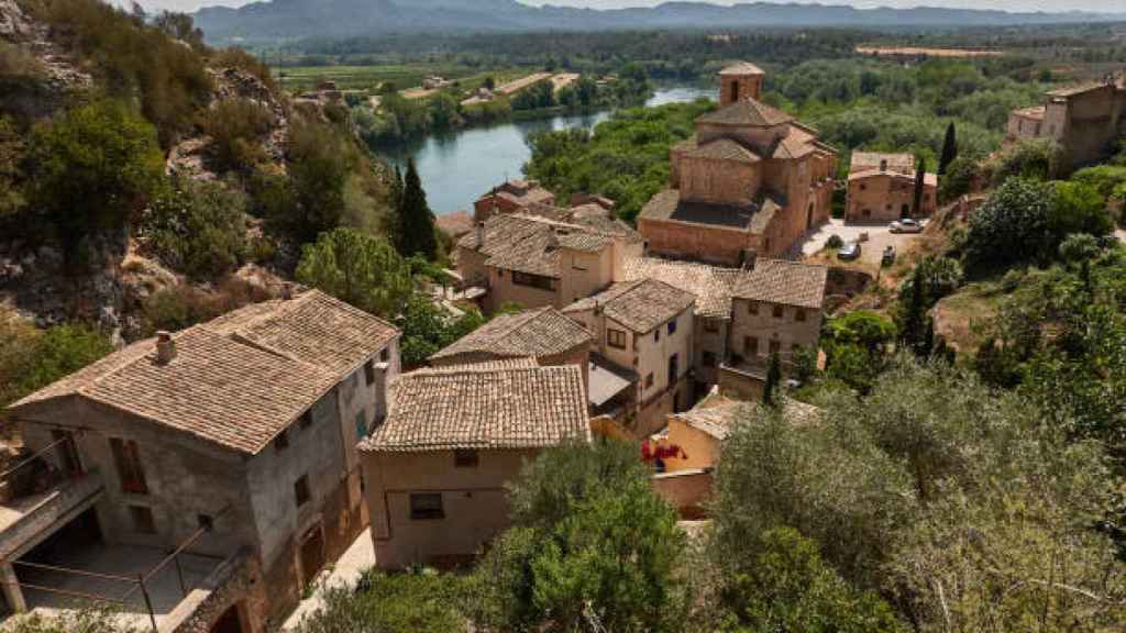 Vista aérea del río Ebro a su paso por Miravet.