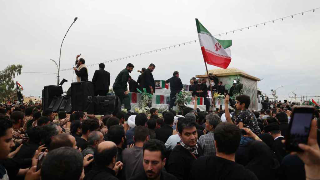 Ceremonia de conmemoración de Raisi en la provincia de Qom.