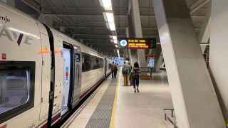 El tren Avril en la estación de Urzaiz de Vigo, a 21 de mayo de 2024.