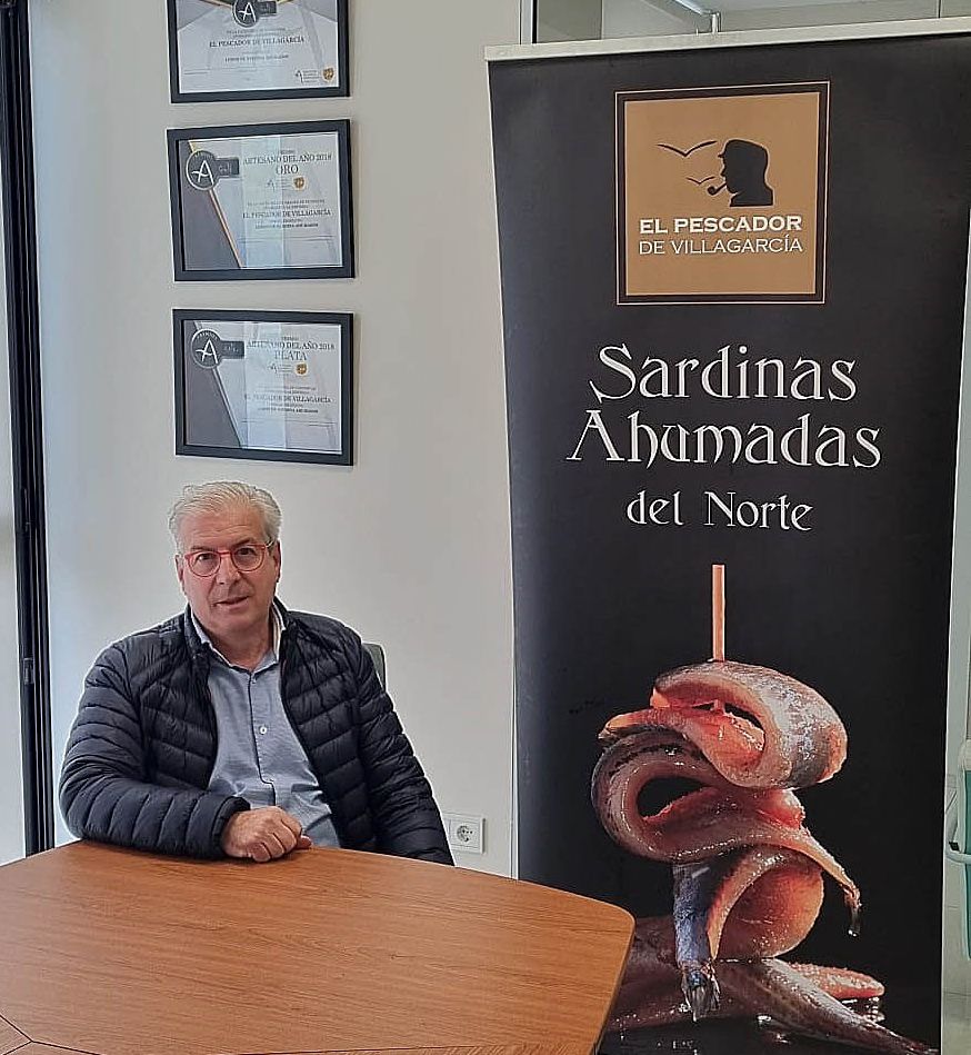 Óscar en su empresa