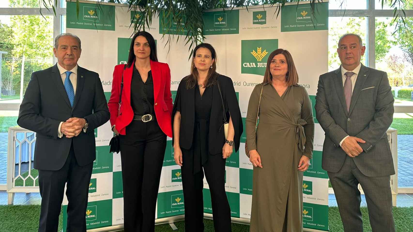 Las tres nuevas consejeras del Consejo Asesor de Caja Rural de Zamora, durante la asamblea de este miércoles