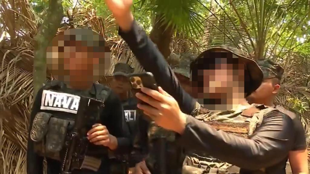 Imágenes del cebo eliminado de 'Supervivientes' donde aparecen las fuerzas de seguridad.