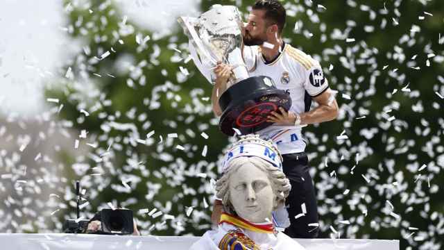 Nacho Fernández ofrece el título de la 36ª Liga a la diosa Cibeles