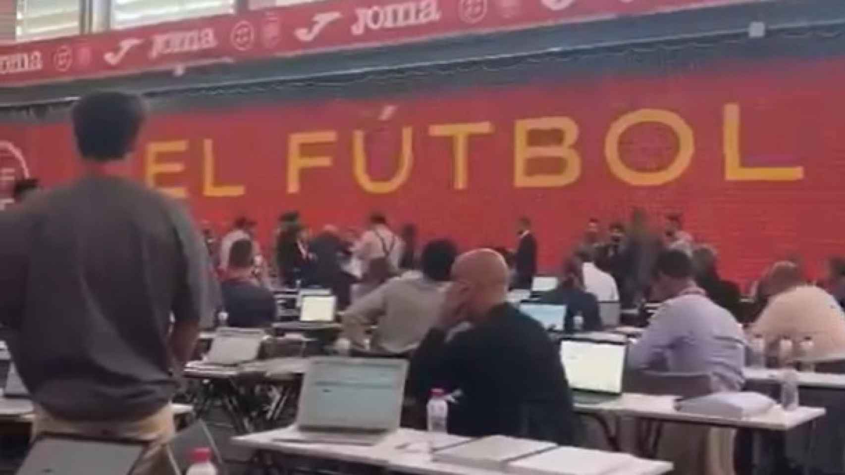 Imagen de la Federación mientras se trataba de arreglar la incidencia.