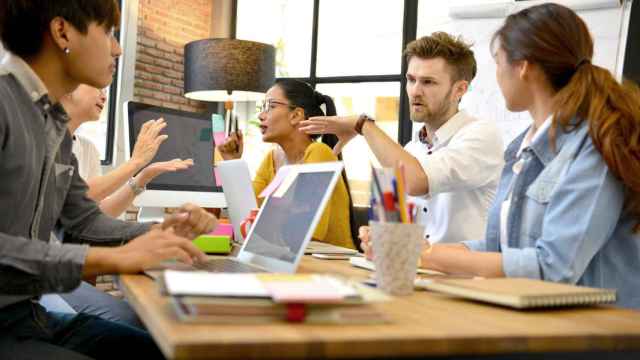 Imagen de archivo de personas trabajando en un espacio de 'coworking' (iStock).