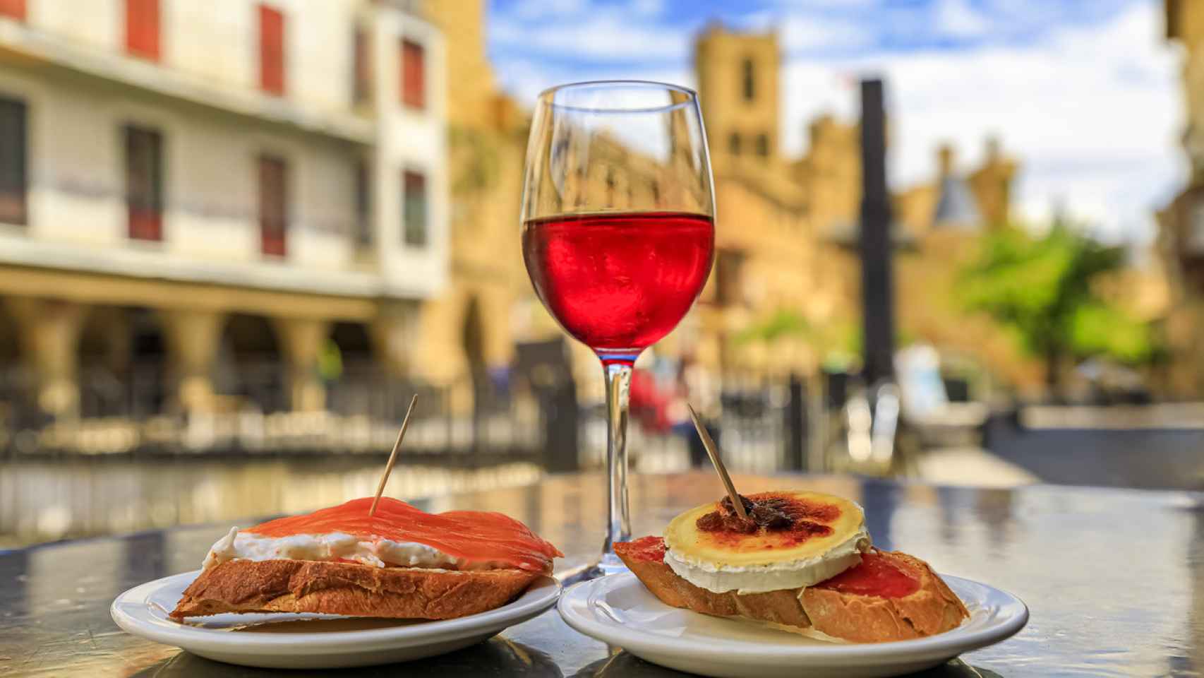 Vino y tapas.